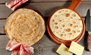 Crescia sfogliata di Urbino vs piadina romagnola